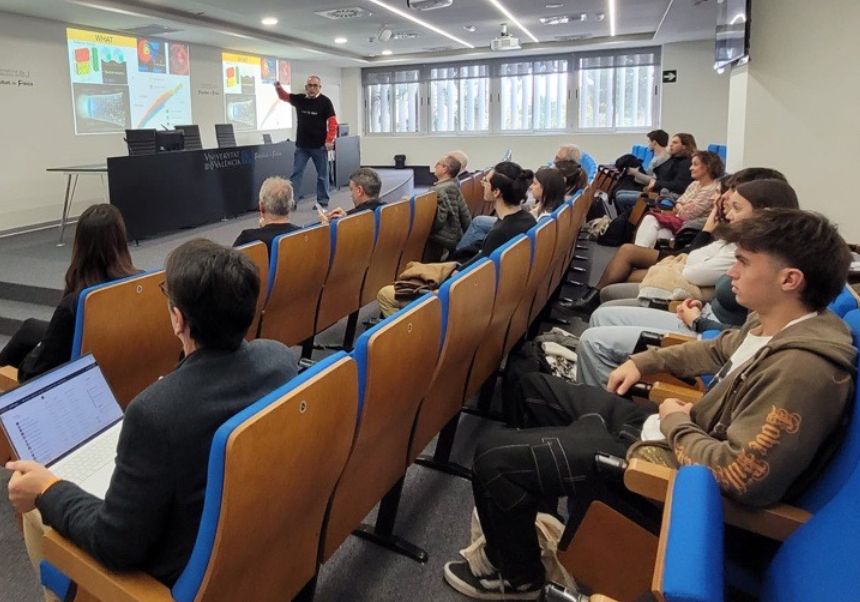 estudiants en la sessió de bioempren i idealab